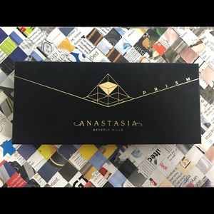 Anastasia Beverly Hills Prism Eyeshadow Palette